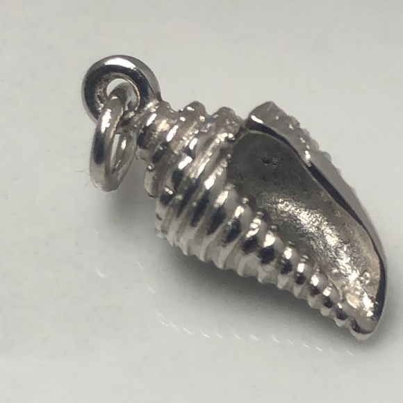 Sea shell sterling silver vintage pendant bracelet charm - Picture 1 of 4